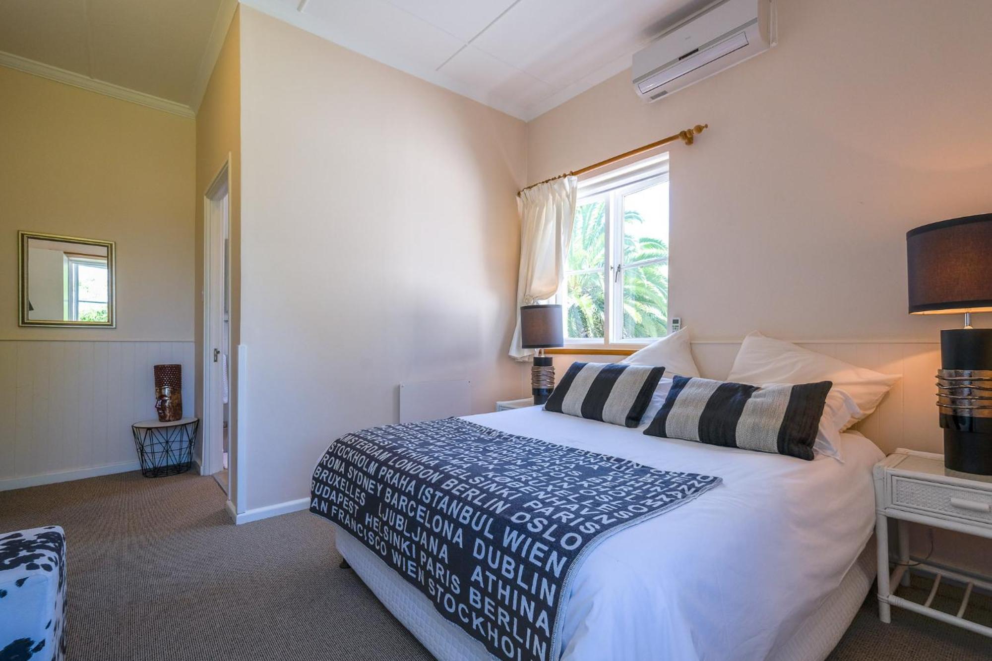 Oude Berg Guesthouse - 10 Caledon Street George Δωμάτιο φωτογραφία